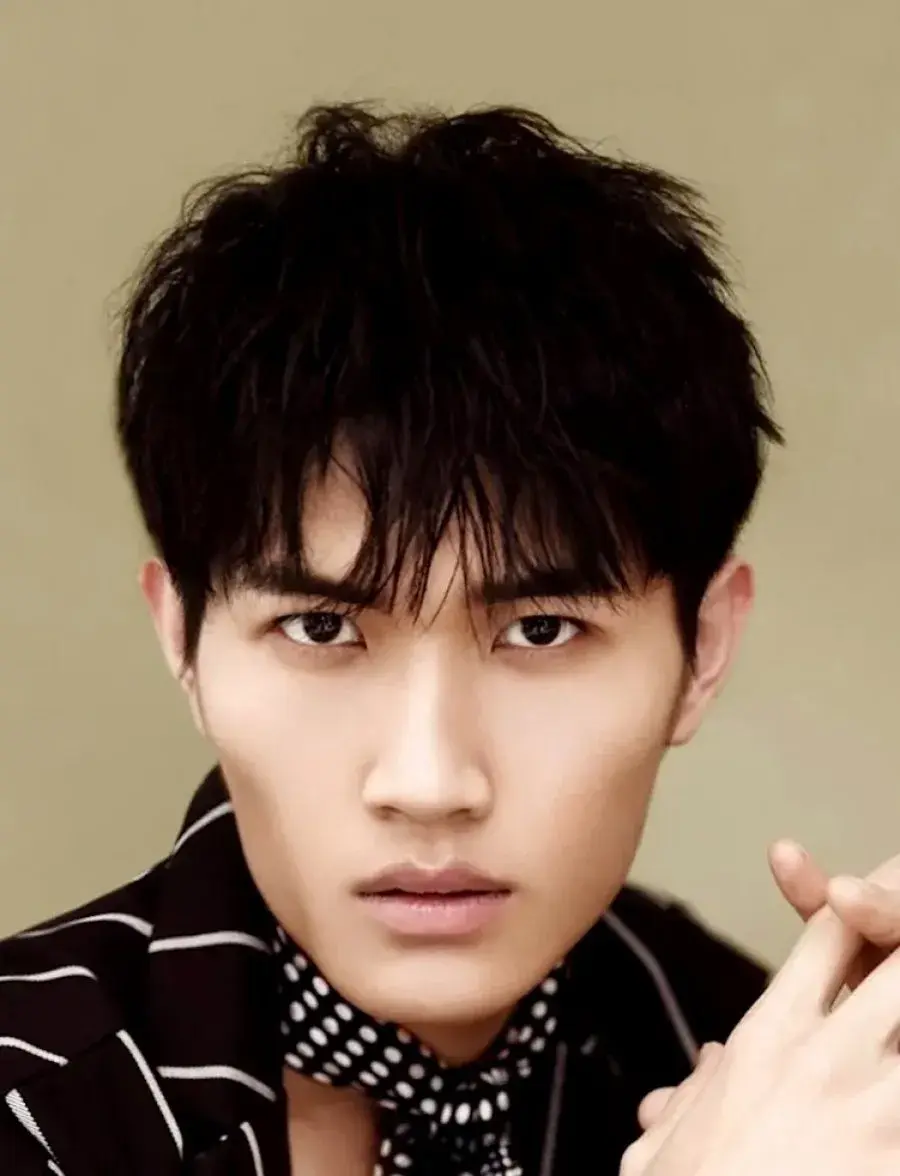 بیوگرافی Wei Xiao Guang