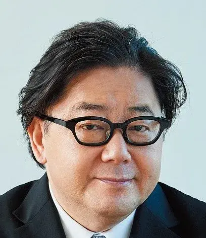 بیوگرافی Akimoto Yasushi