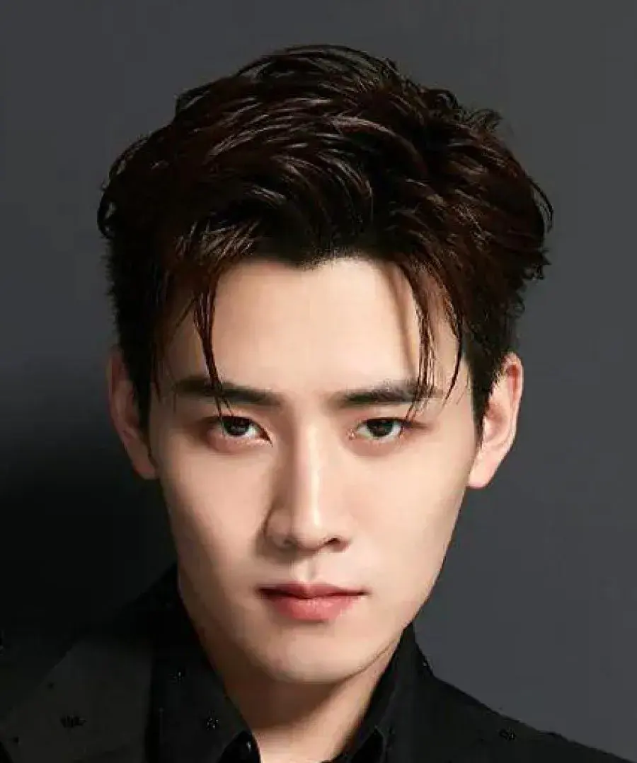 بیوگرافی Ren Hao