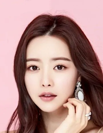 Hong Soo Ah