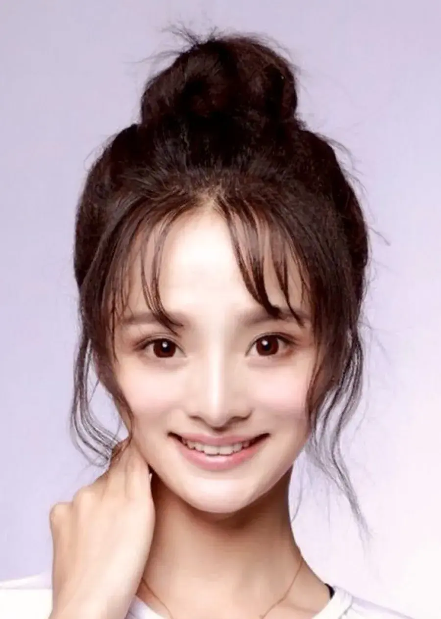 بیوگرافی Luo Wen Bo
