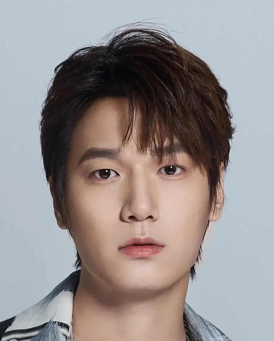 بیوگرافی Zhou Yu Hang
