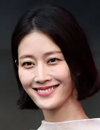 بیوگرافی Lee Hyun Yi