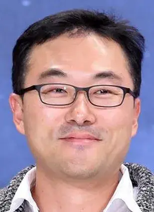 بیوگرافی Kim Young Jo