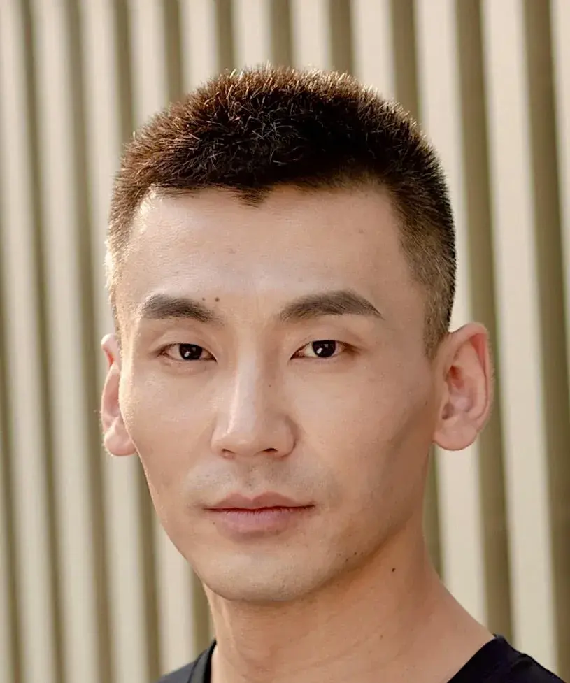 بیوگرافی Zhang Xun