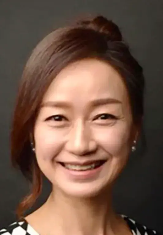 بیوگرافی Lee Young Sook