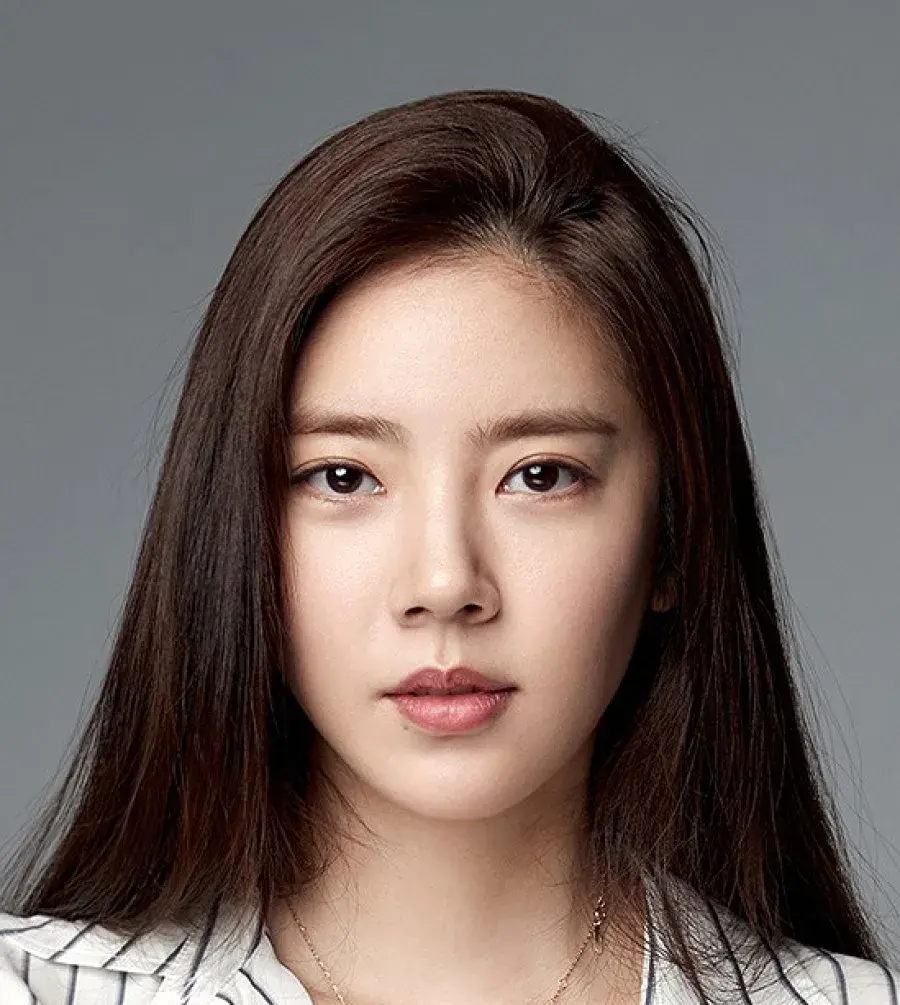 بیوگرافی Son Dam Bi
