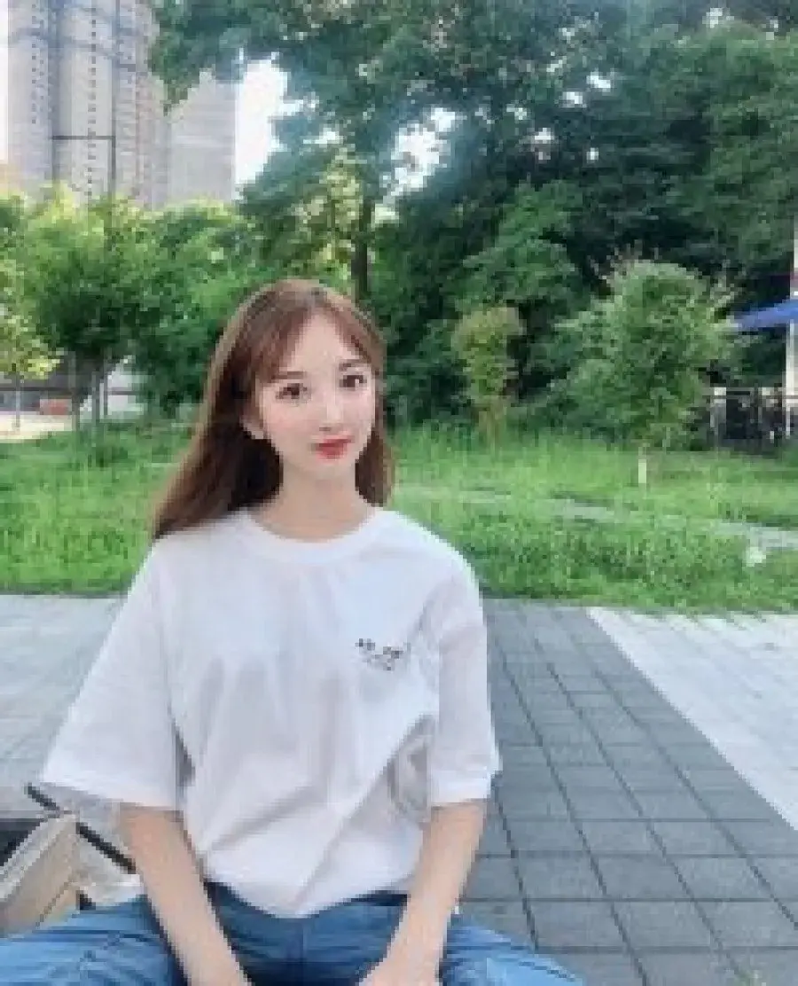 بیوگرافی Yoon Ra Young