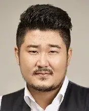 بیوگرافی Yoon Jong In