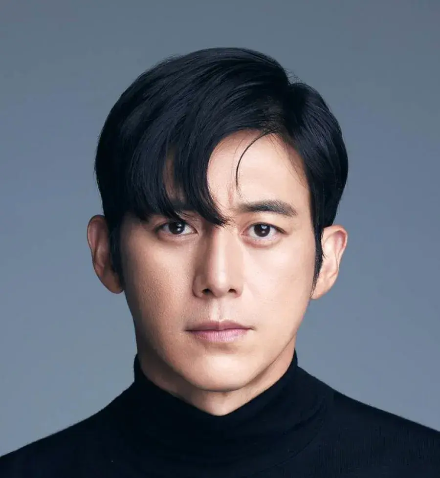 بیوگرافی Go Soo