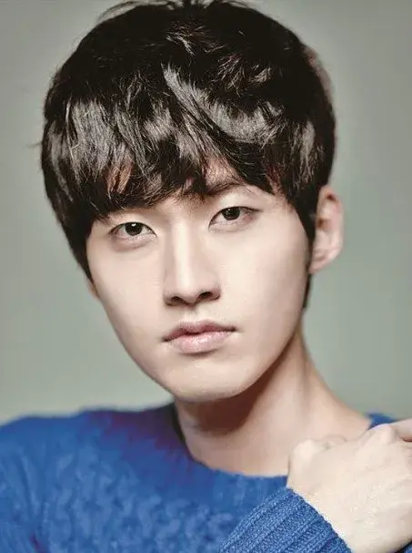 بیوگرافی Baek Min Hyun