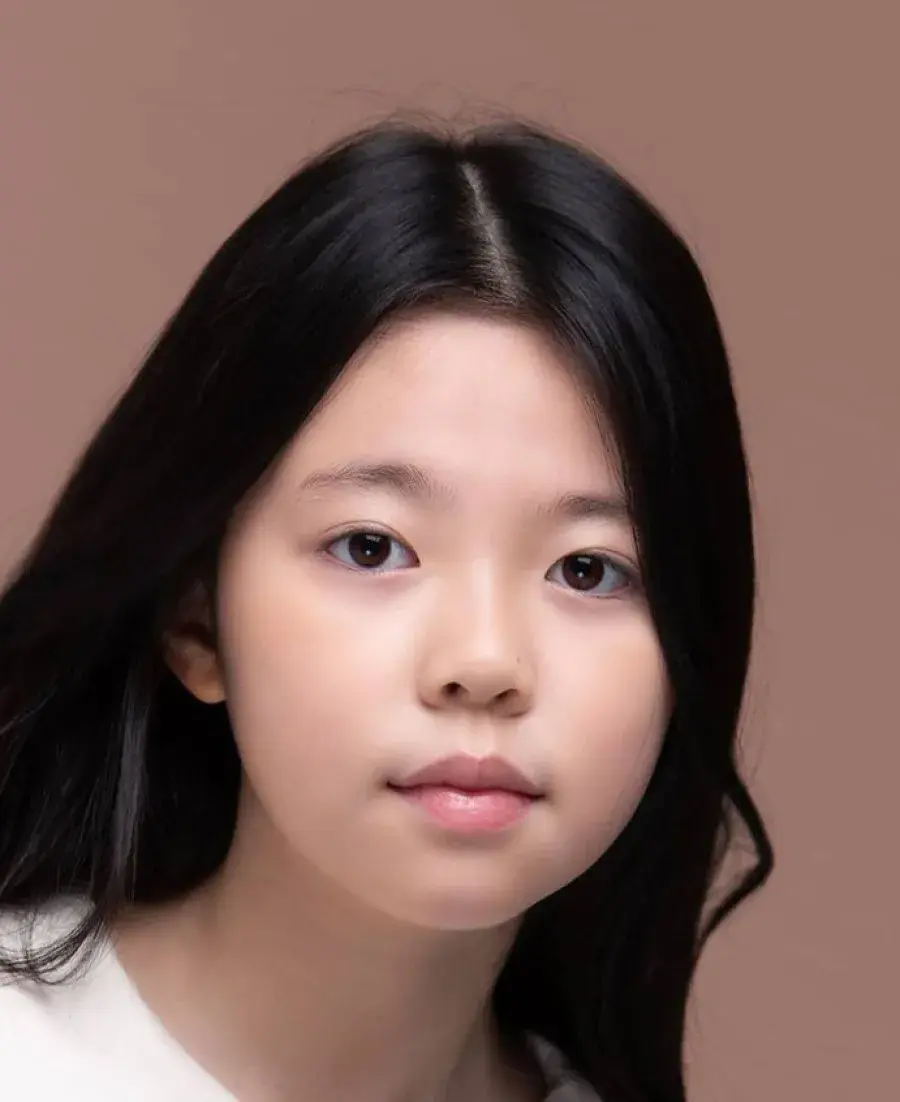 بیوگرافی Eom Seo Hyun