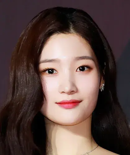 بیوگرافی Jung Chae Yeon