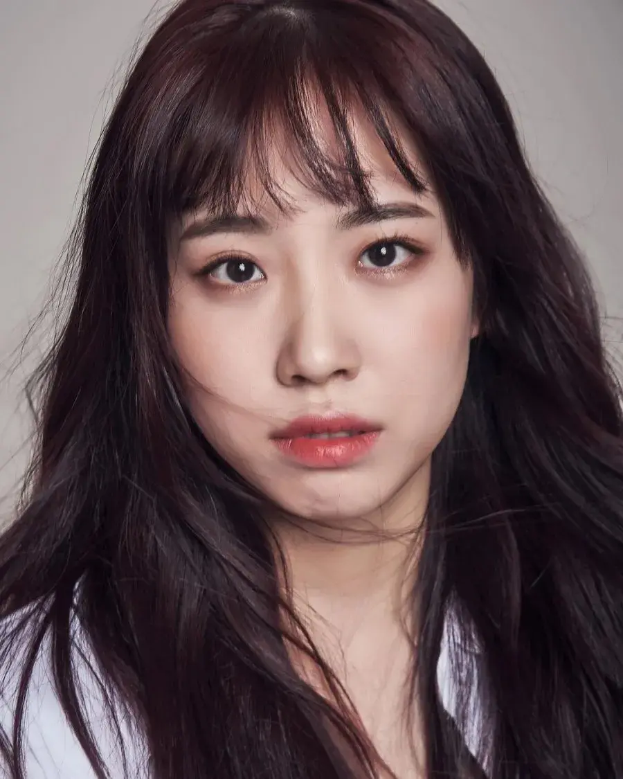 بیوگرافی Yoo Ji Yeon