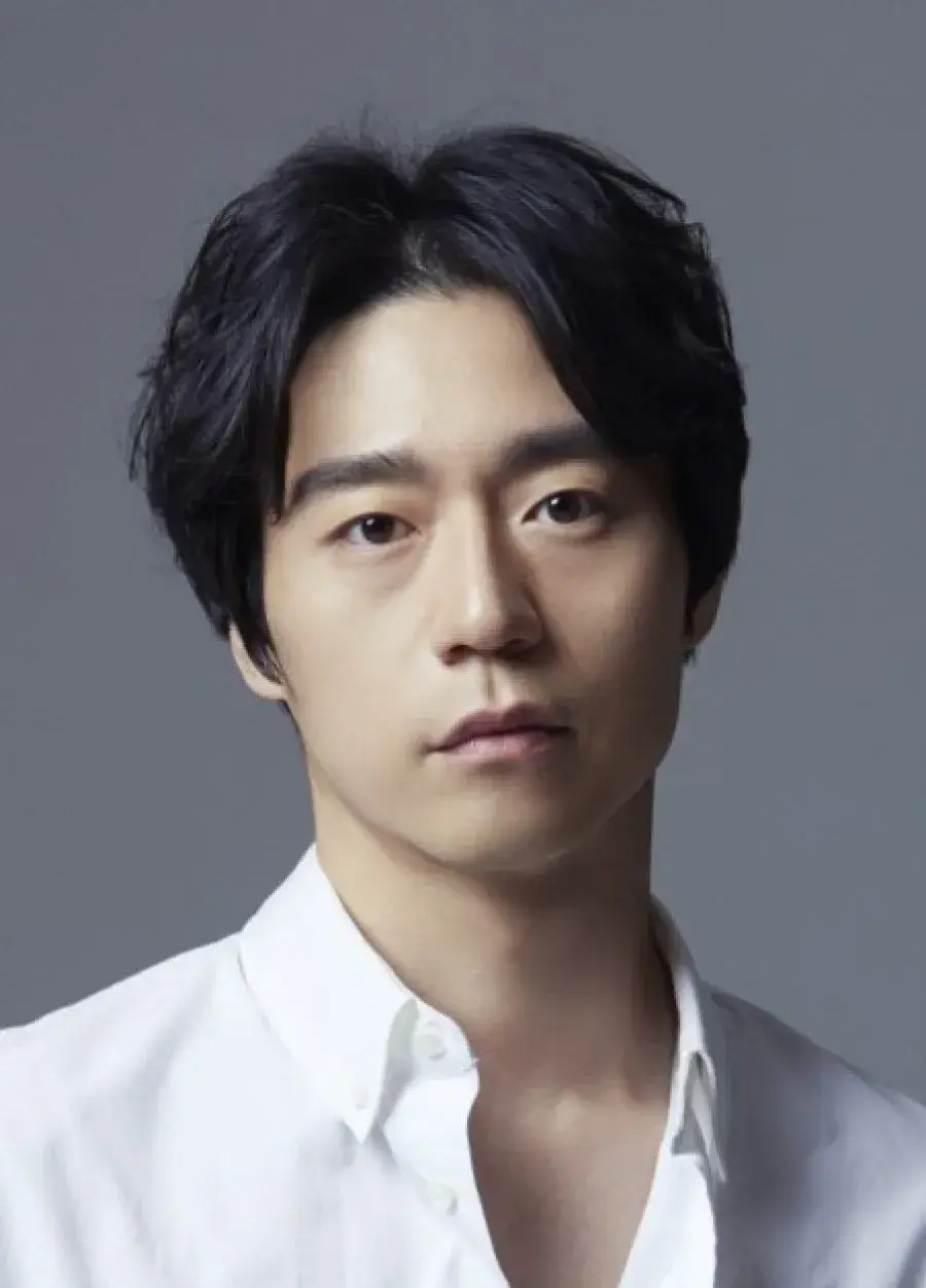 بیوگرافی Kyung Sung Hwan