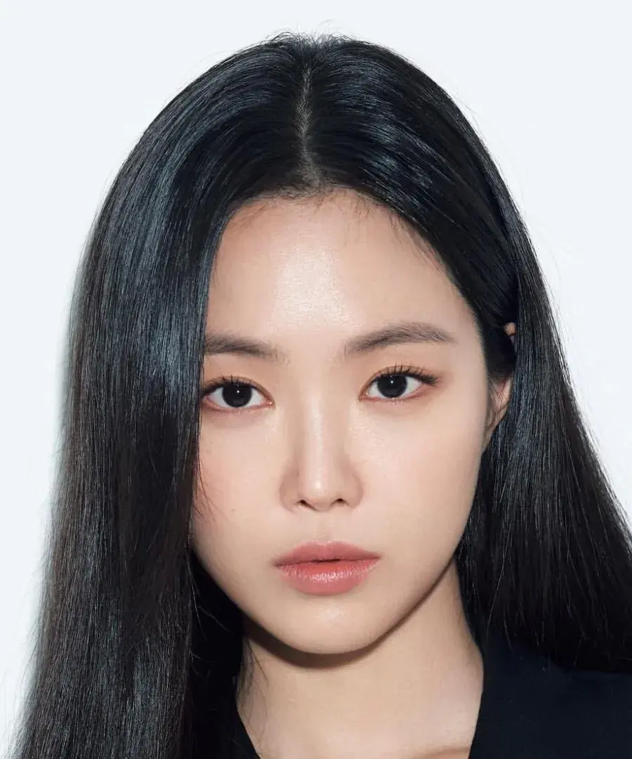 بیوگرافی Son Na Eun