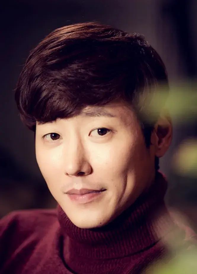 بیوگرافی Kim Young Hoon