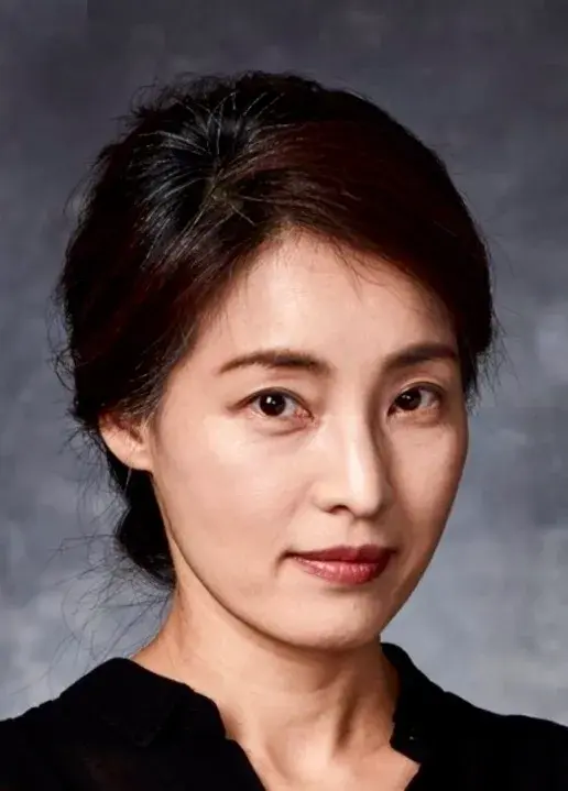بیوگرافی Kang Ji Eun