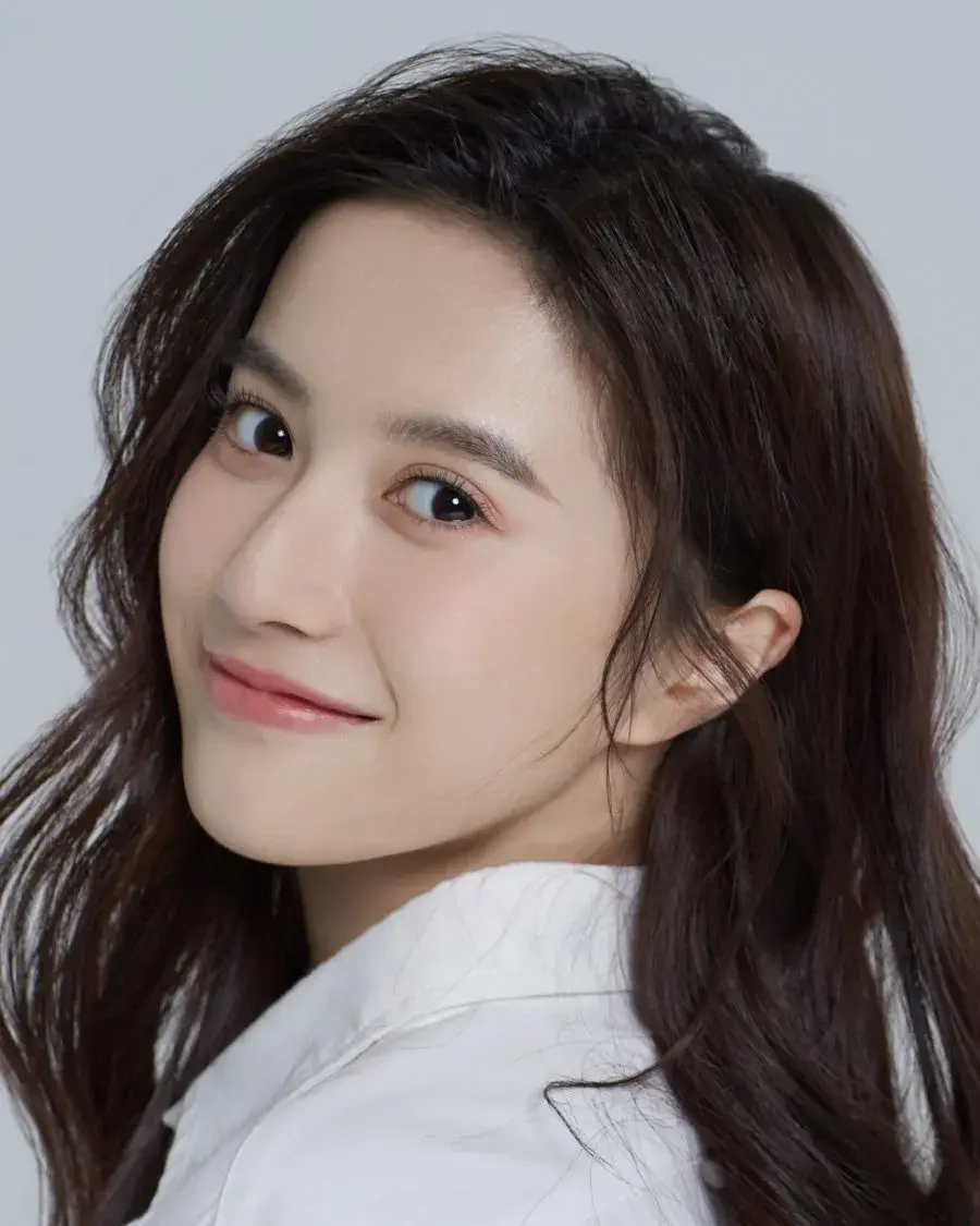 بیوگرافی Hu Jia Xin