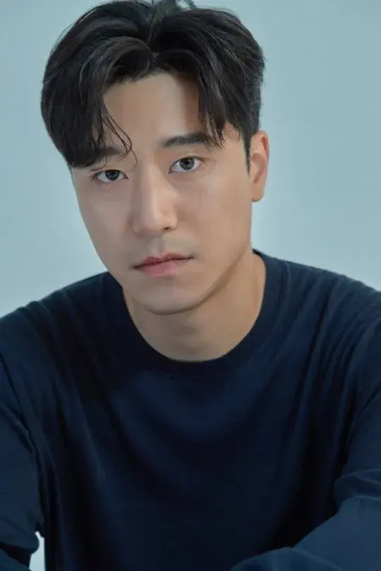 بیوگرافی Kim Jeong Woo