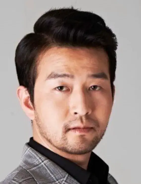 بیوگرافی Hwang Geon