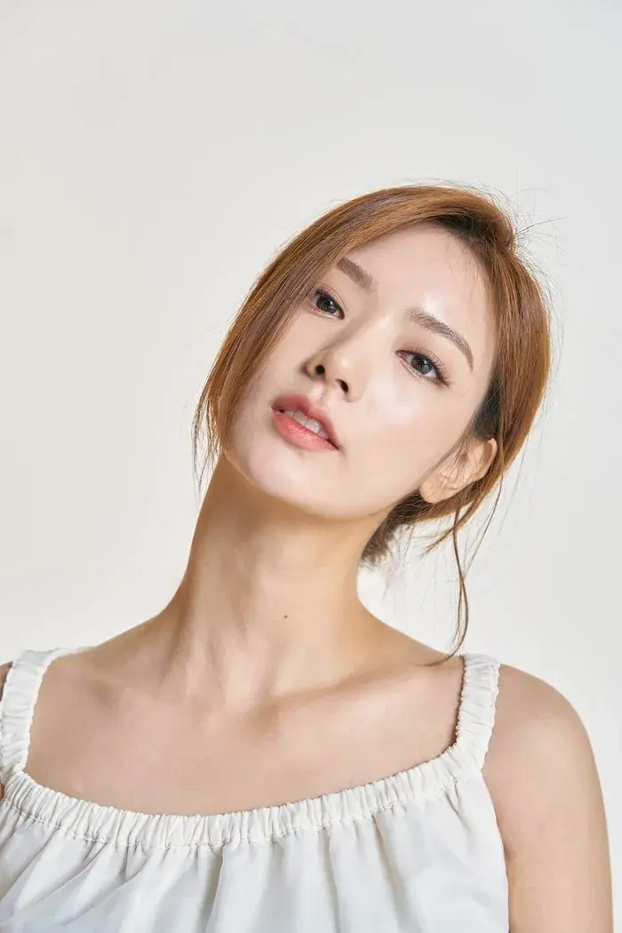 بیوگرافی Kim Ji Su