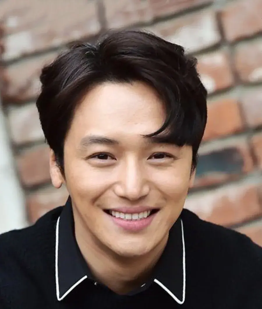 بیوگرافی Byun Yo Han
