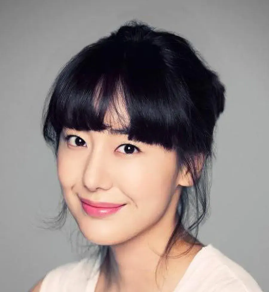 بیوگرافی Yoon Jung Hee