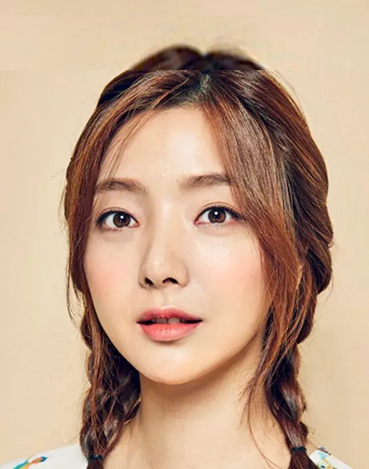 بیوگرافی Song Min Jung