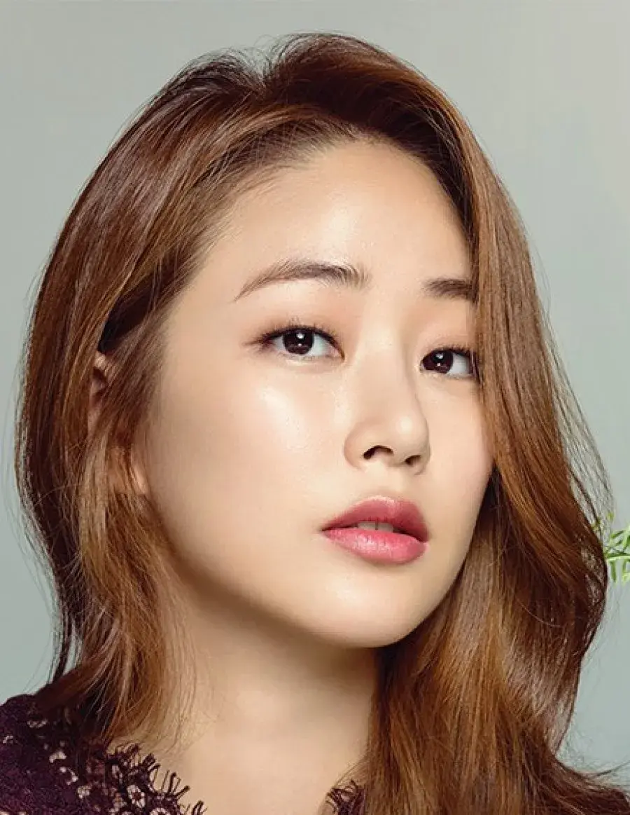 بیوگرافی Kim Hyo Jin