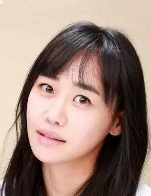 بیوگرافی Kang Rae Yeon