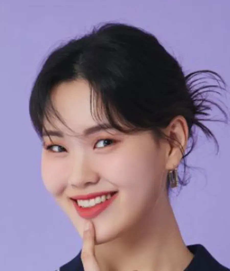 بیوگرافی Uhm Ji Yoon