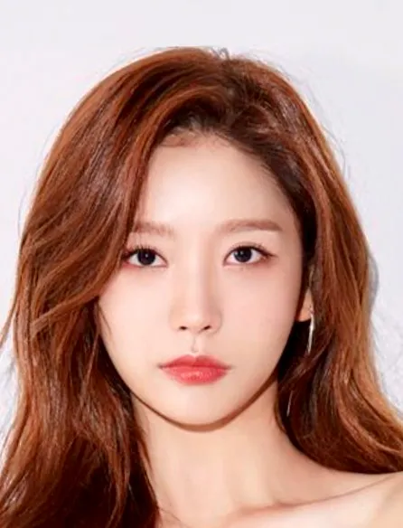 Lee Yoo Young