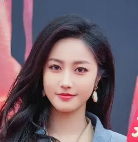 بیوگرافی Bai Xue Ru
