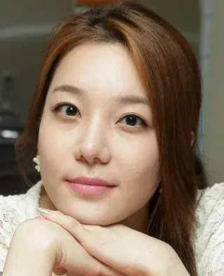 بیوگرافی Jung Ji Ah