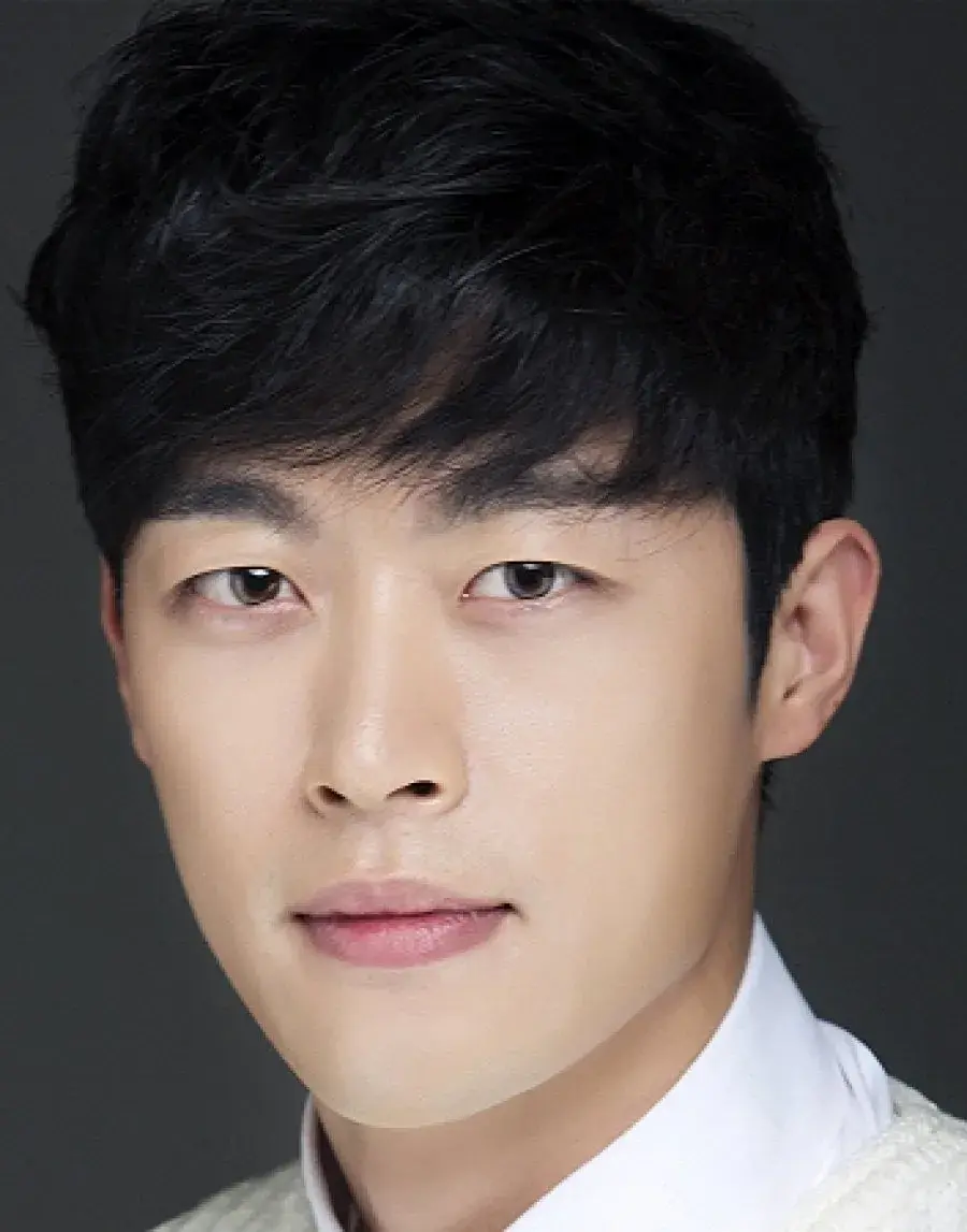 بیوگرافی Song Tae Yoon