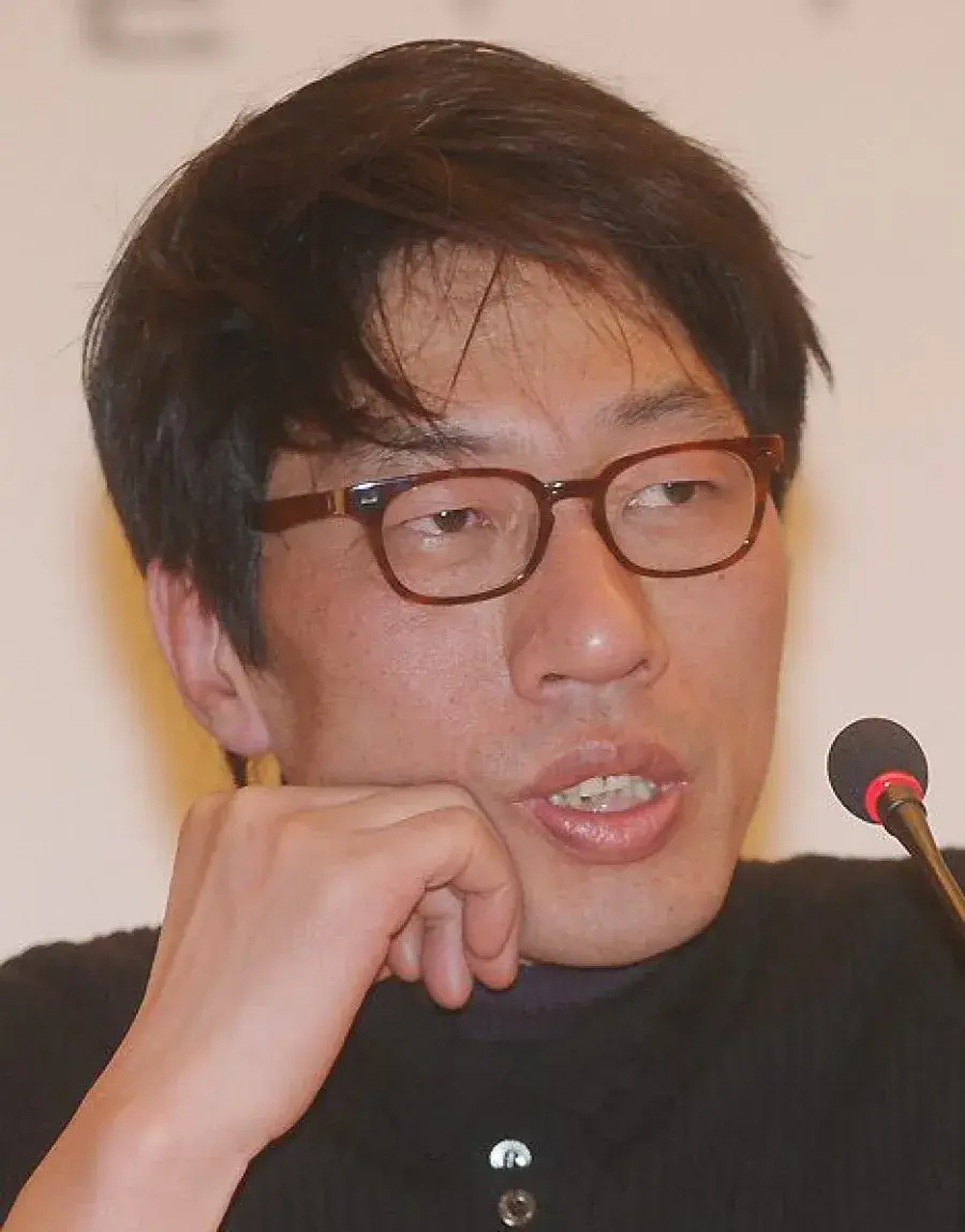 بیوگرافی Kim Yong Soo