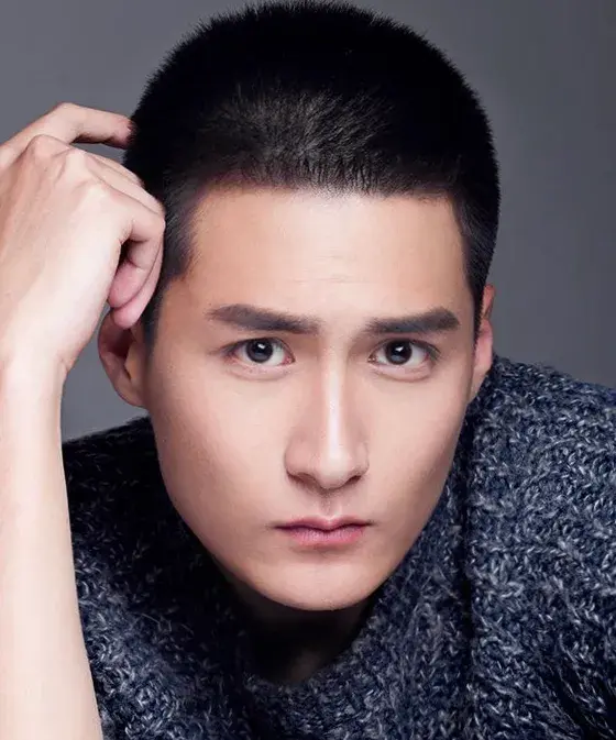 بیوگرافی Guo Dong Dong
