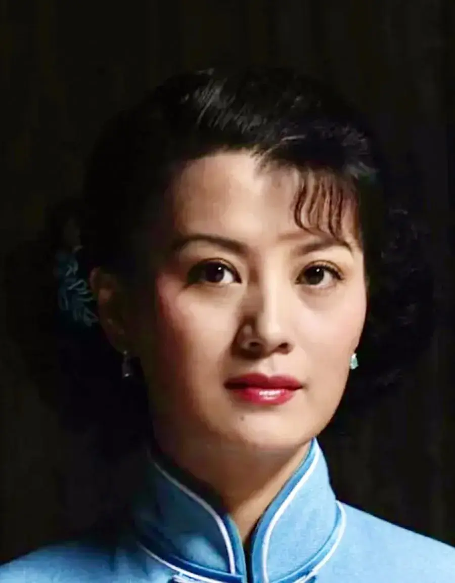 بیوگرافی Shi Lan Ya