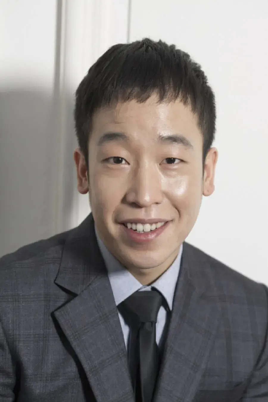 بیوگرافی Kim Dong Hee