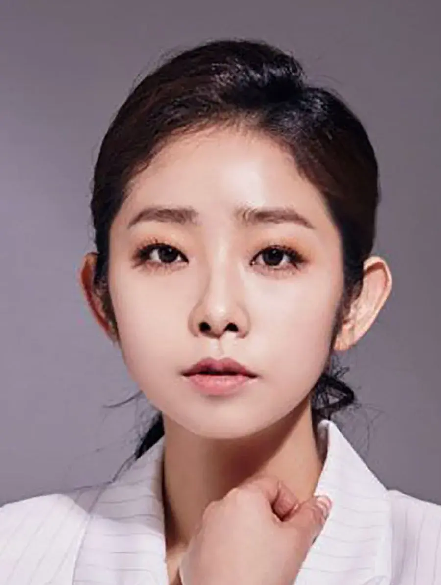 بیوگرافی Im Hwa Young