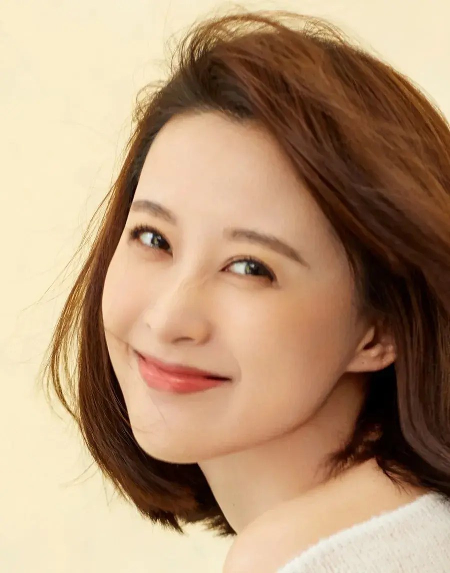 بیوگرافی Zhang Jing Jing