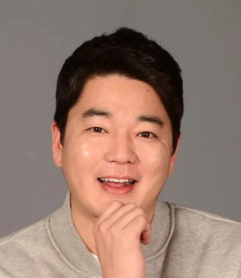 Moon  Ji Yoon