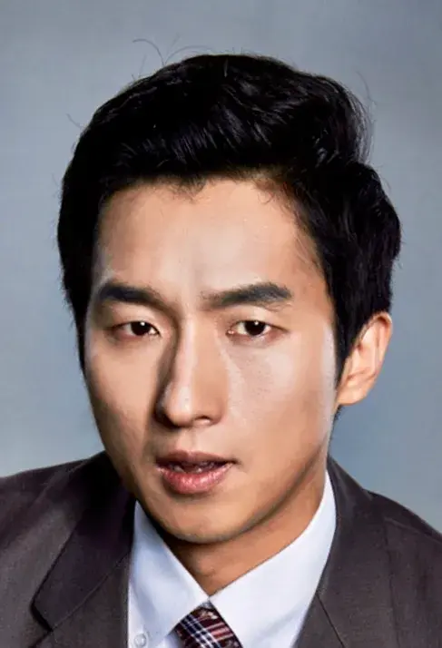 بیوگرافی Yang Hee Woo