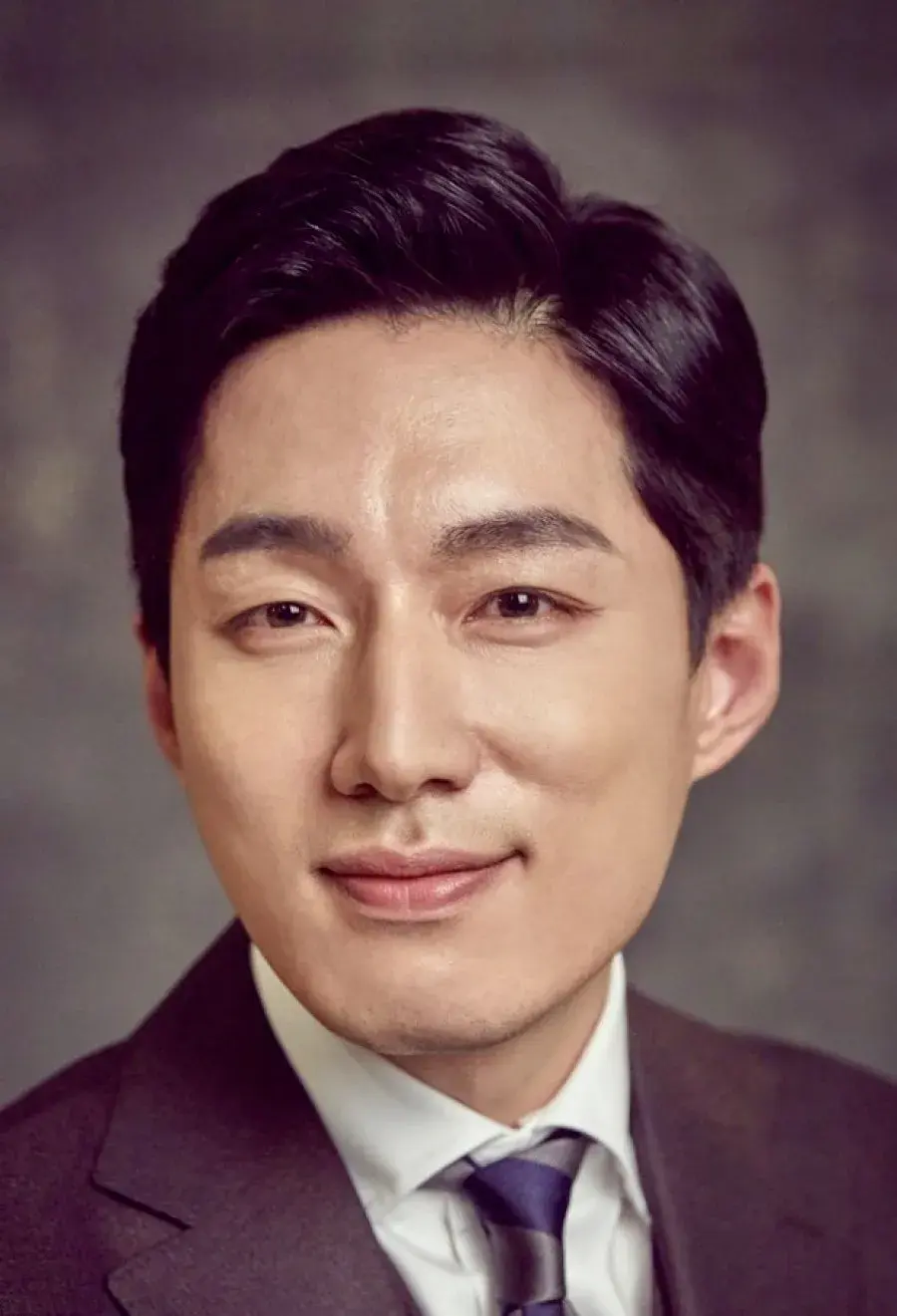 بیوگرافی Kim Yool Ho
