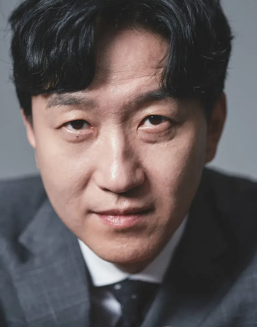 بیوگرافی Yoon Se Woong