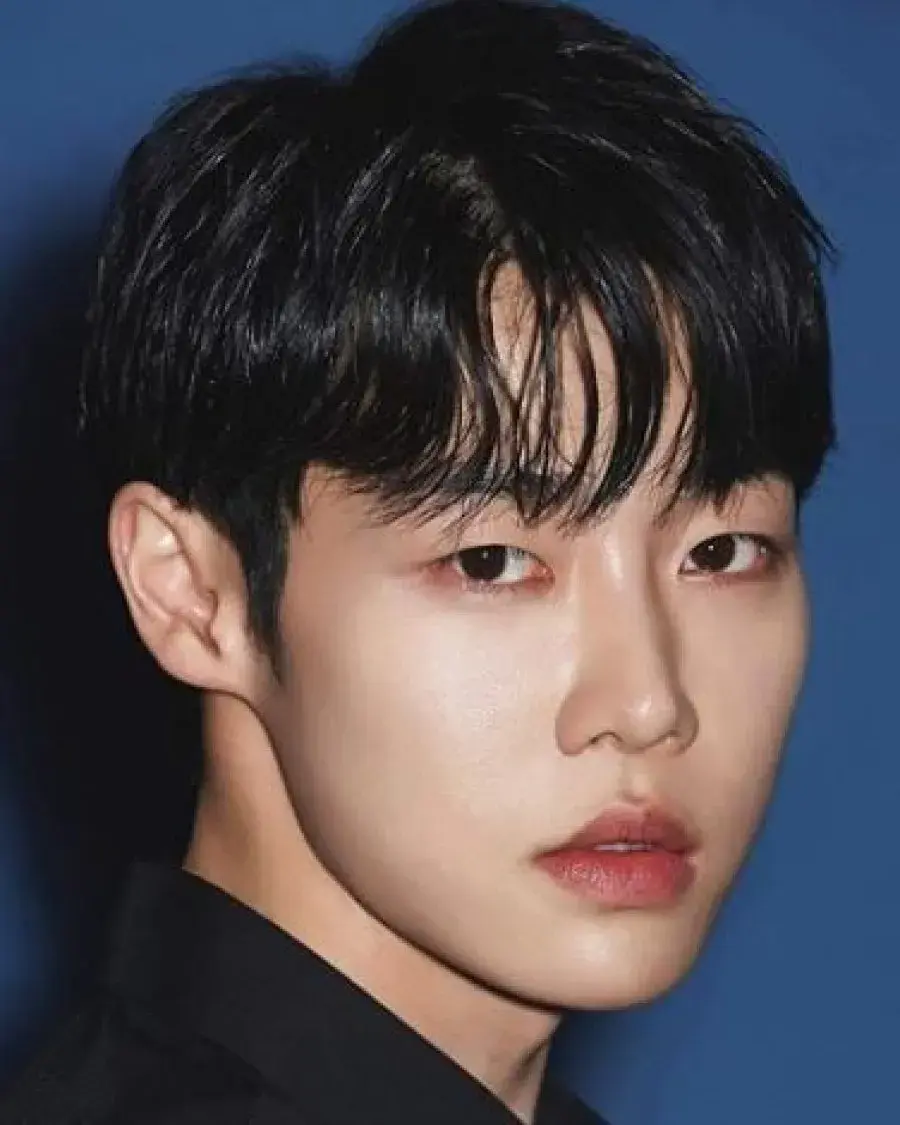 بیوگرافی Min Se Woong