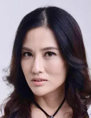 بیوگرافی Tong Rong Qing