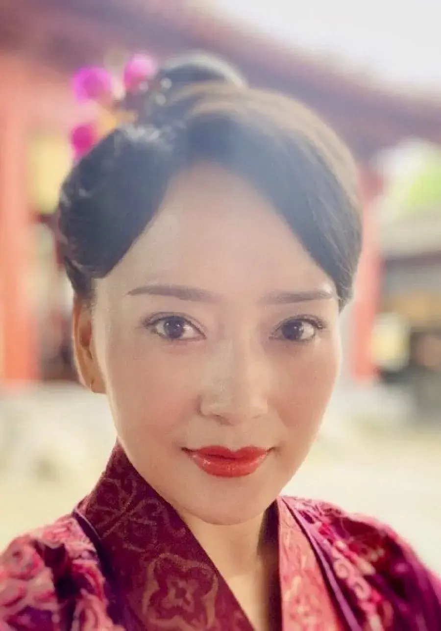 بیوگرافی Li Yu Su