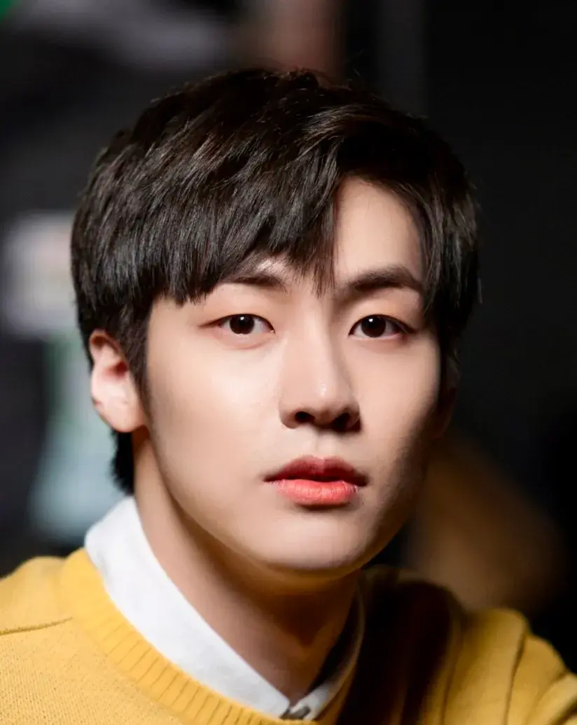 بیوگرافی Lee Seung Hyub